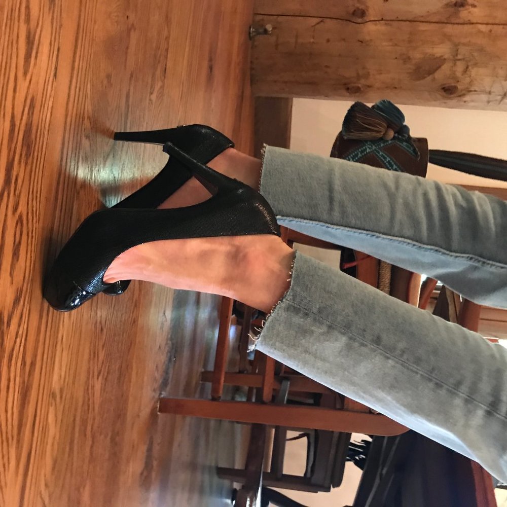 Gorgeous, Vintage Channel Pumps